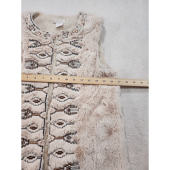 Flying Tomatoes Faux Fur Ladies Vest Cream With Aztec Geometric Design Size... - Picture 6 of 7